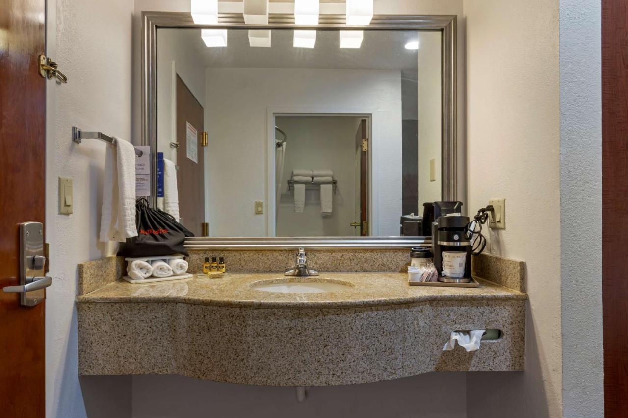 Best Western Plus South Hill Inn Buitenkant foto