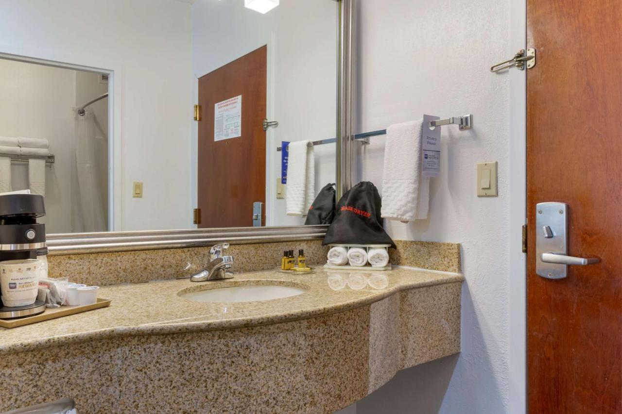 Best Western Plus South Hill Inn Buitenkant foto