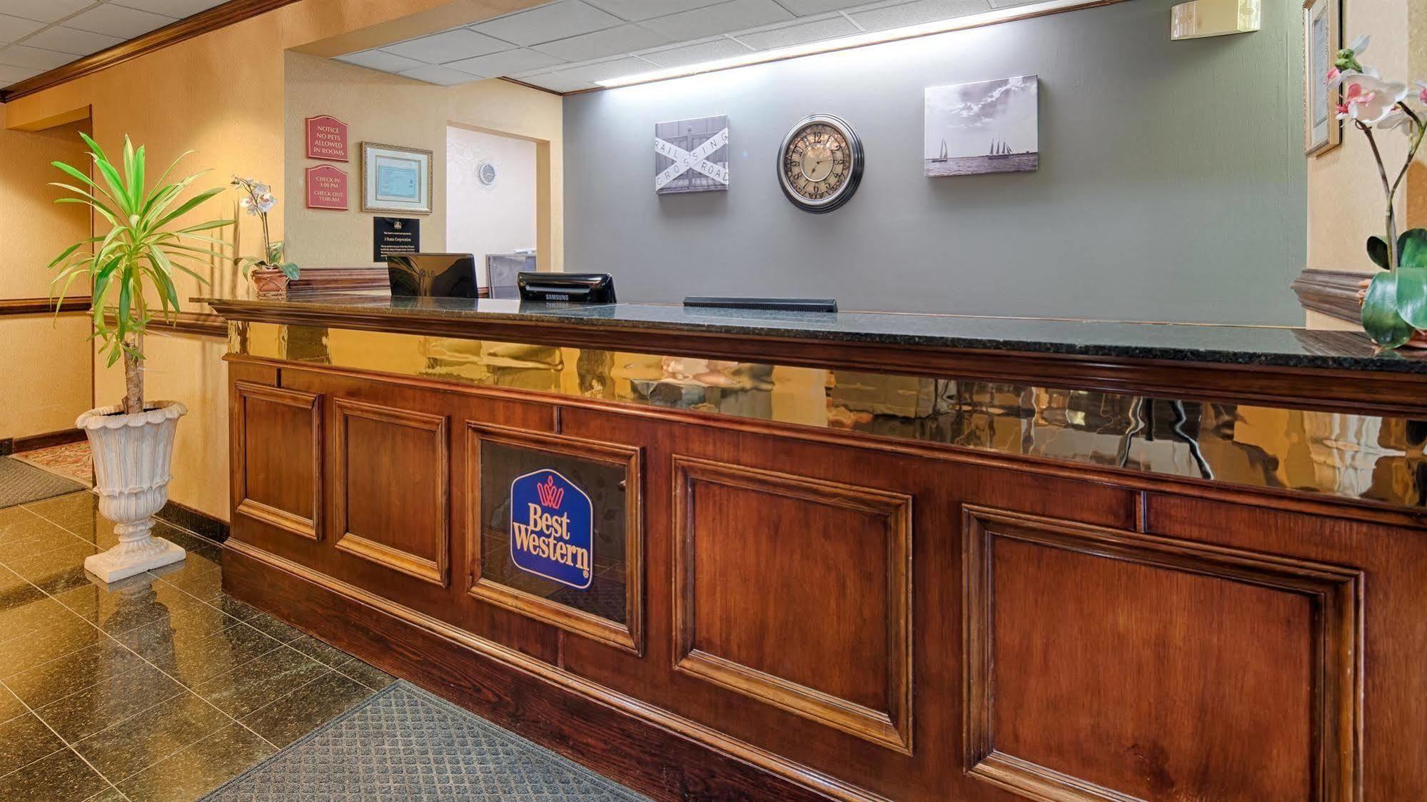 Best Western Plus South Hill Inn Buitenkant foto