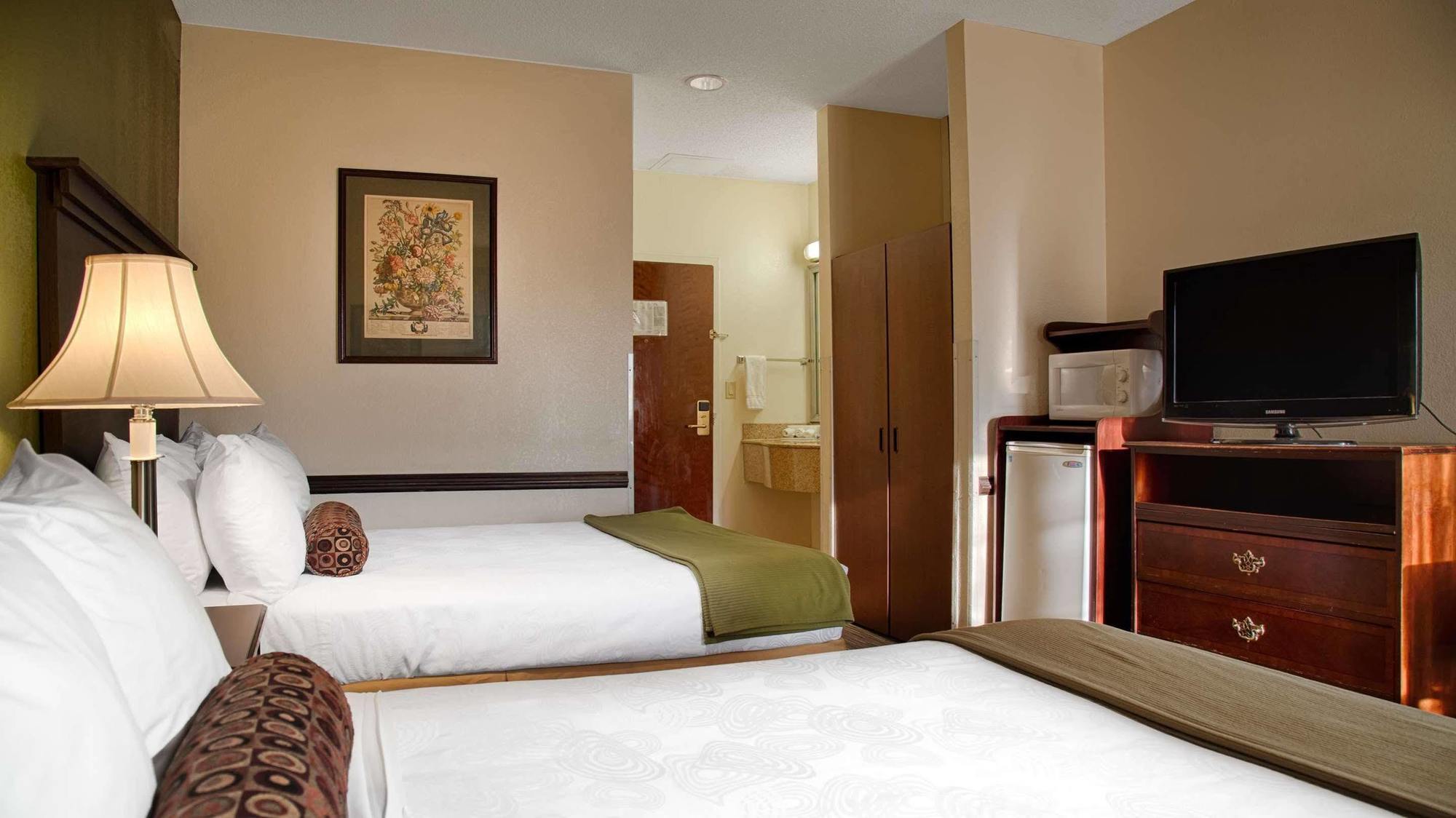 Best Western Plus South Hill Inn Buitenkant foto